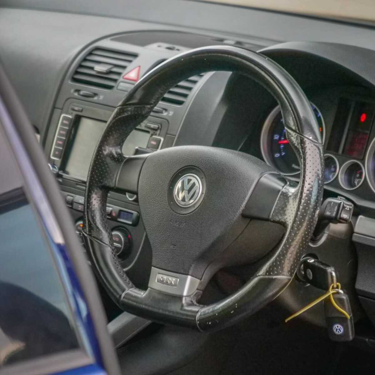 Volkswagen Golf GTI Mk5 197 bhp.